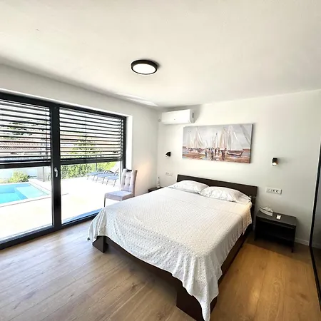 Matrix, Center, Pool Villa Pula