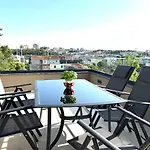 Matrix, Center, Pool וילה פולה