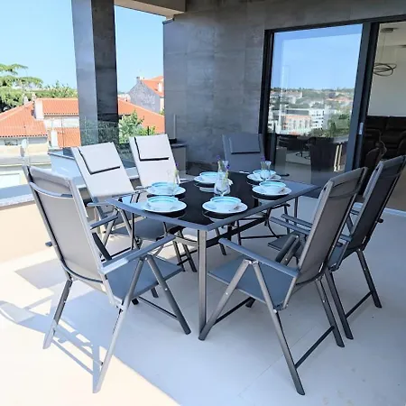 Matrix, Center, Pool 빌라 *