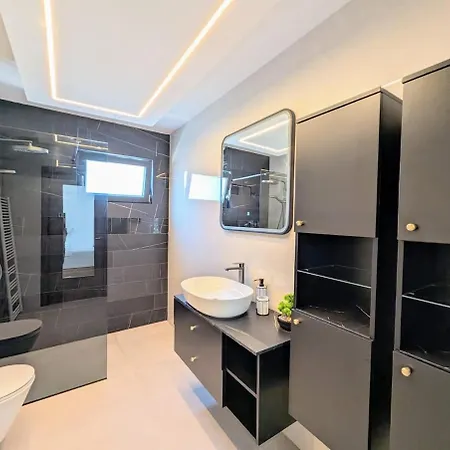 Matrix, Center, Pool *