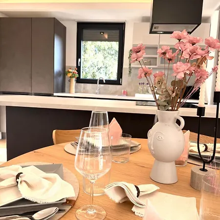 Matrix, Center, Pool Villa