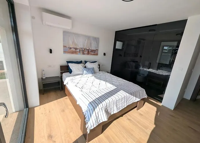 Matrix, Center, Pool *