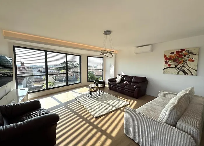 Βίλα Matrix, Center, Pool Πούλα