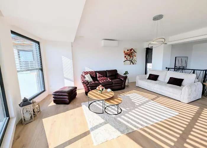 Matrix, Center, Pool *