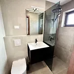 Matrix, Center, Pool